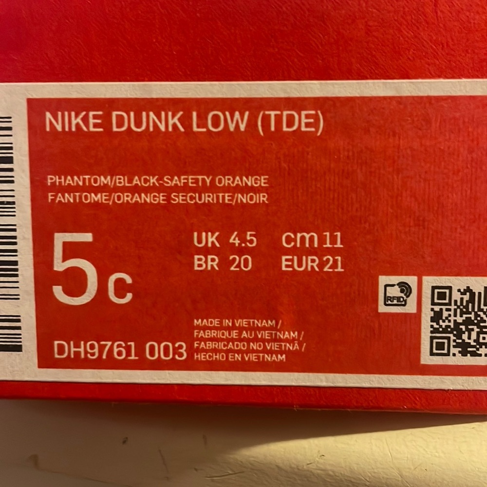 Nuke Dunk Low orange & black really good condition